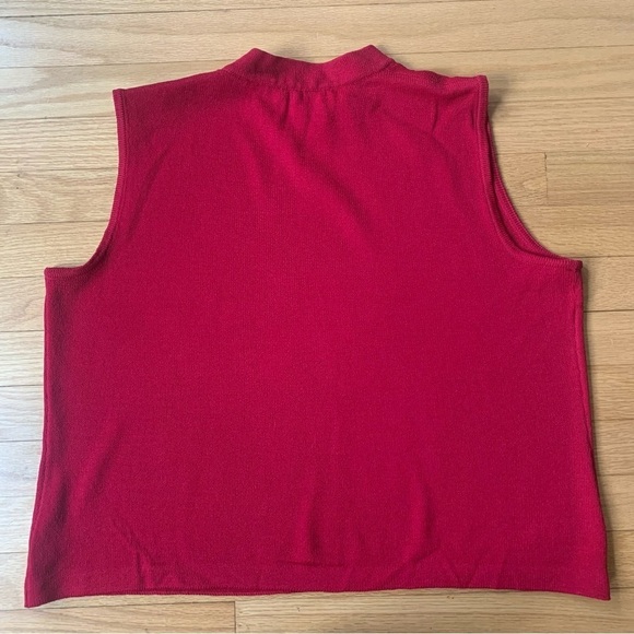 St. John Raspberry Red Sleeveless Zipper Mock Neck Knit Top Size Large - Picture 2 of 10